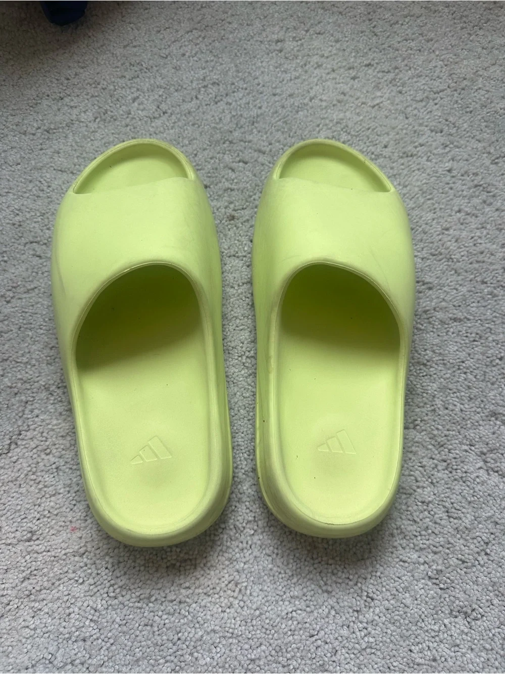 Men’s Yeezy Slide in Neon Yellow